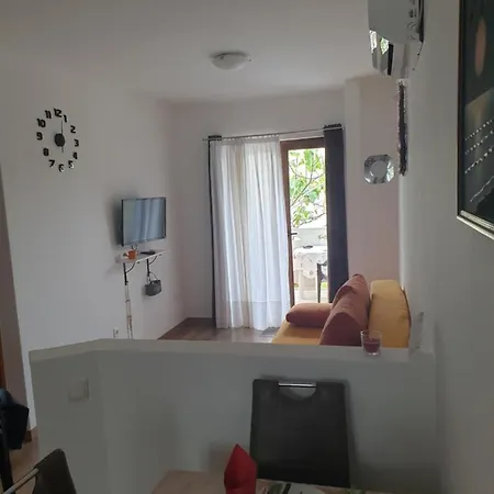 Luna Apartment *