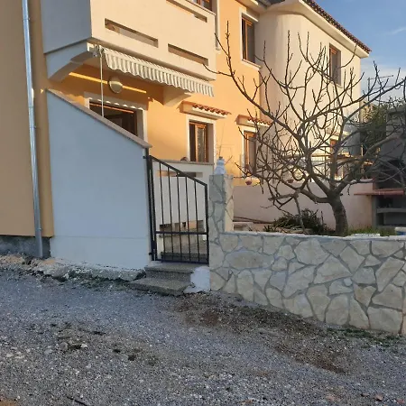 Luna Apartment