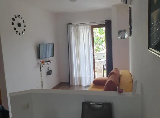 Luna Apartment *